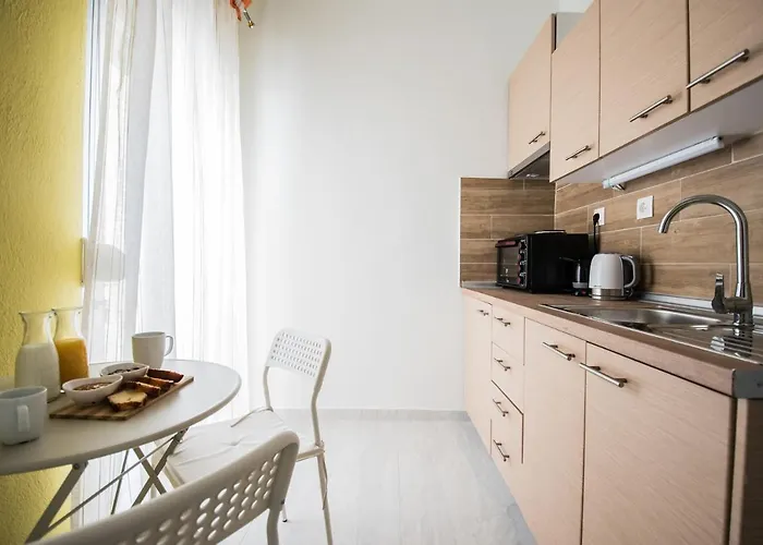 Chelona Apartment