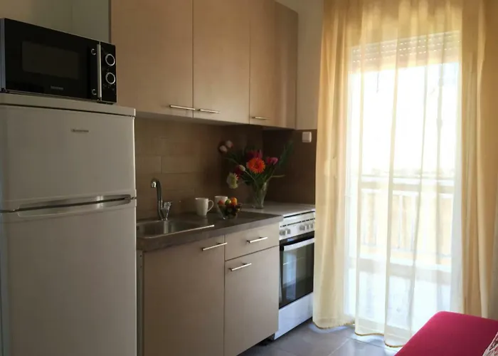 Chelona Apartment