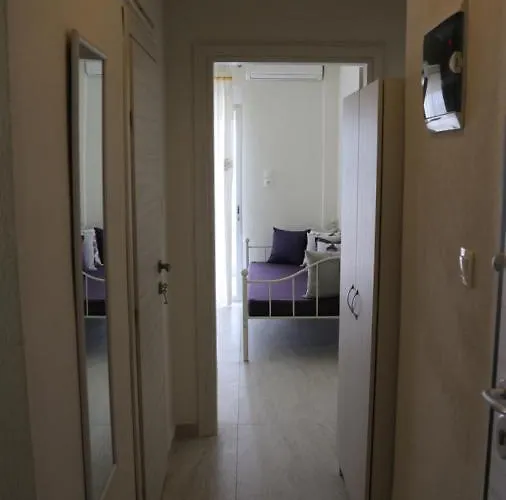 Chelona Apartment