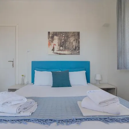 Chelona Apartment