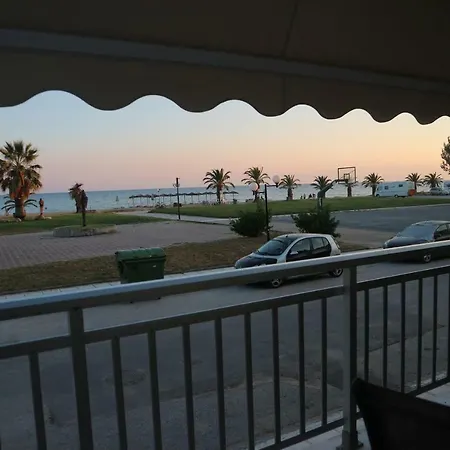 Chelona Apartment *