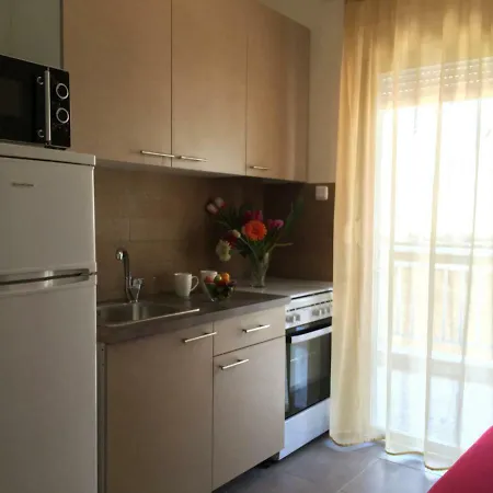 Chelona Apartment