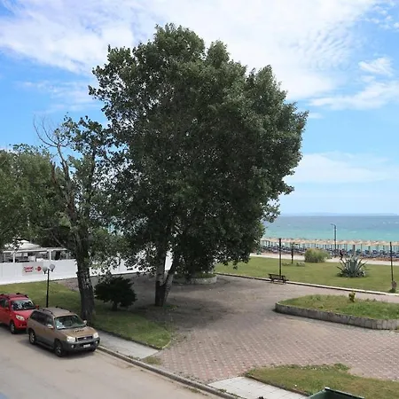 Apartment Chelona *