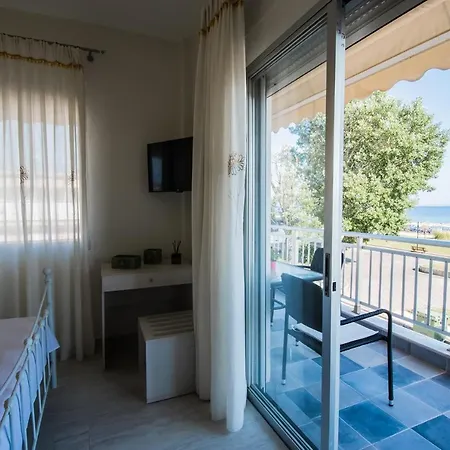 Chelona Apartment *