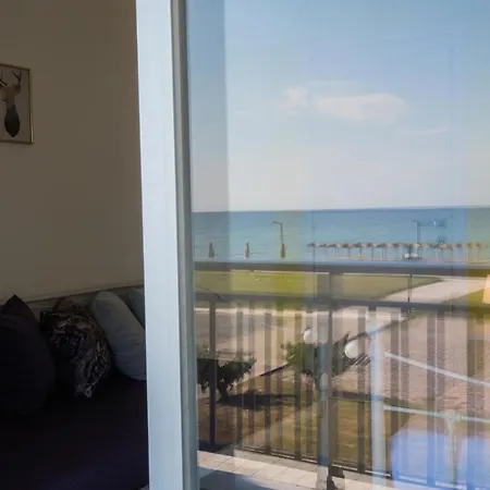 Chelona Apartment