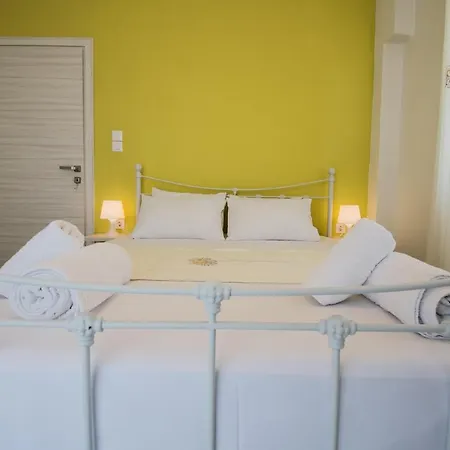Chelona Apartment *