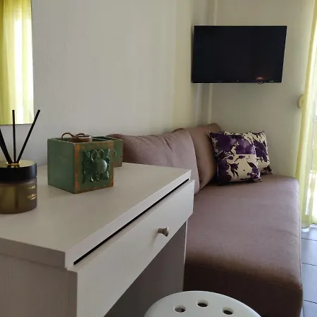 Chelona Apartment *
