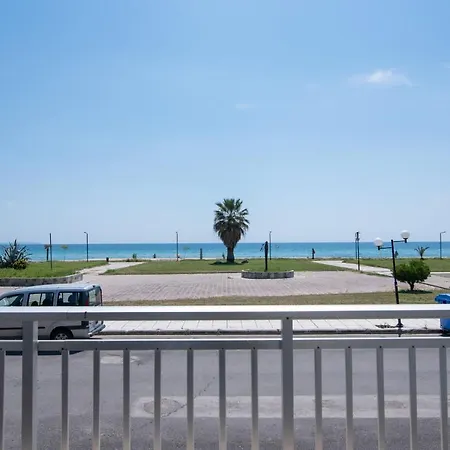 Chelona Apartment